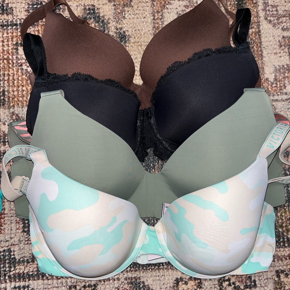 34D Victoria’s Secret bras